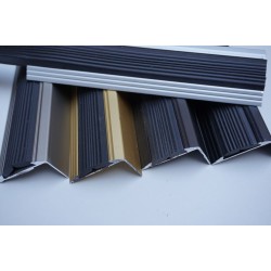 A38 Antislip trapprofiel 46 X 29mm met rubber 25mm